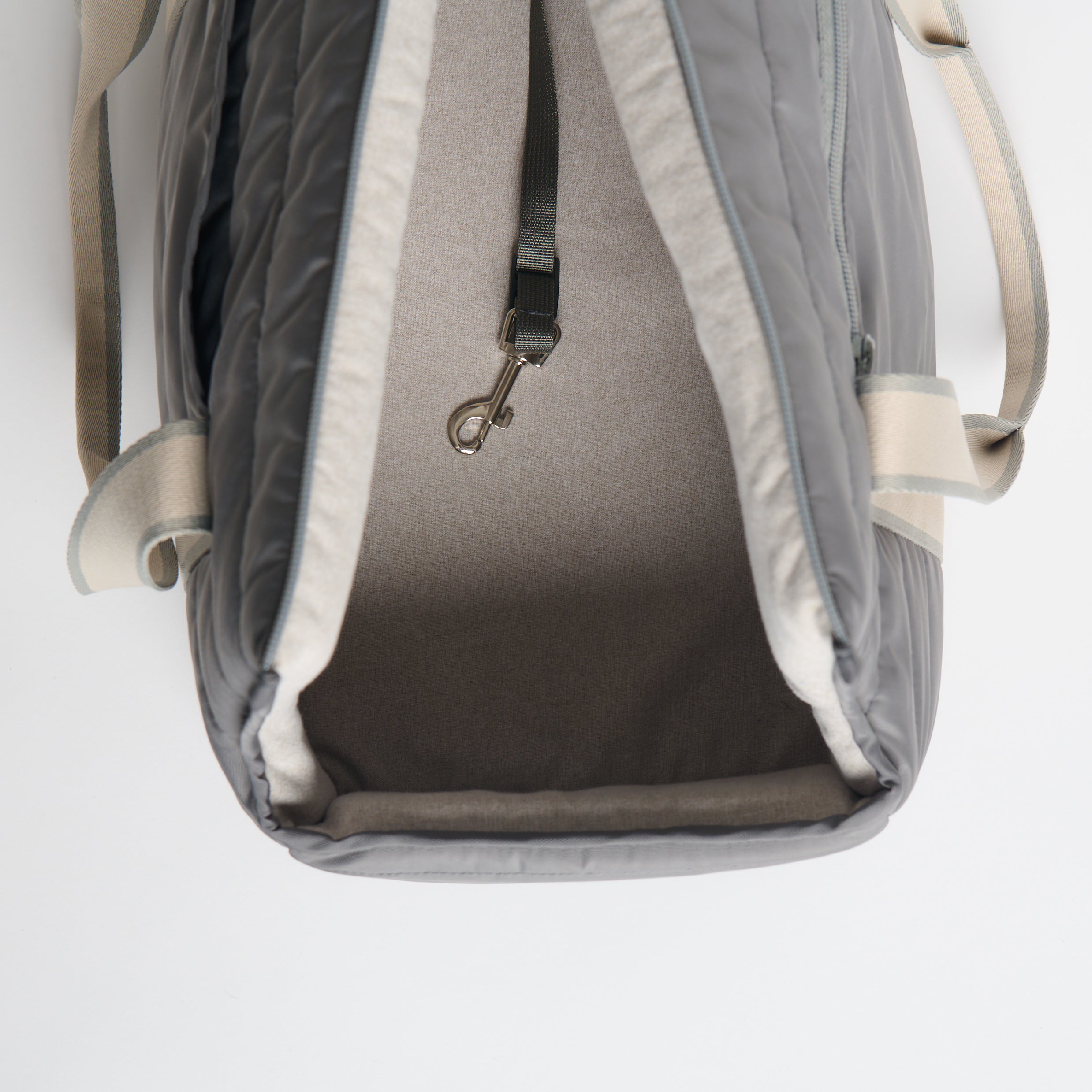 Nooee Pet Finn Carrier – Lightweight Quilted Dog Carrier with Easy-Care Cushion