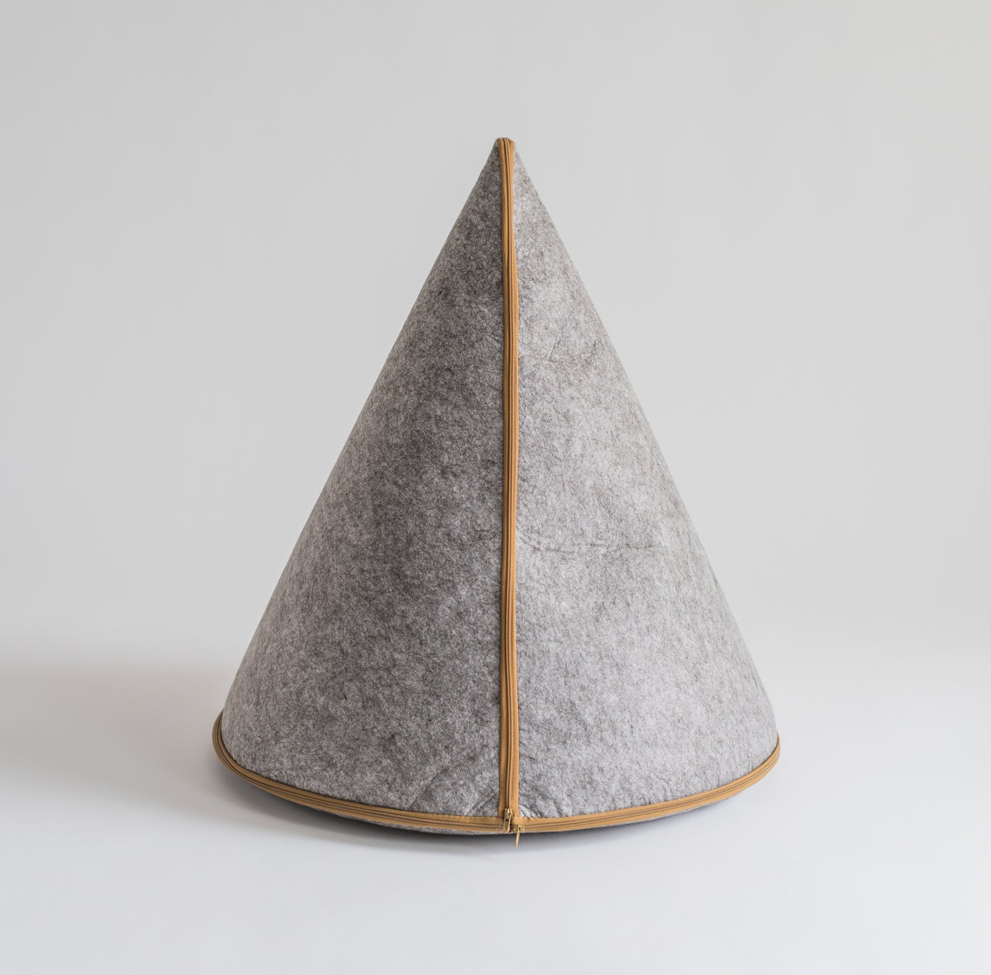 PET CAVE LUCY (Medium)