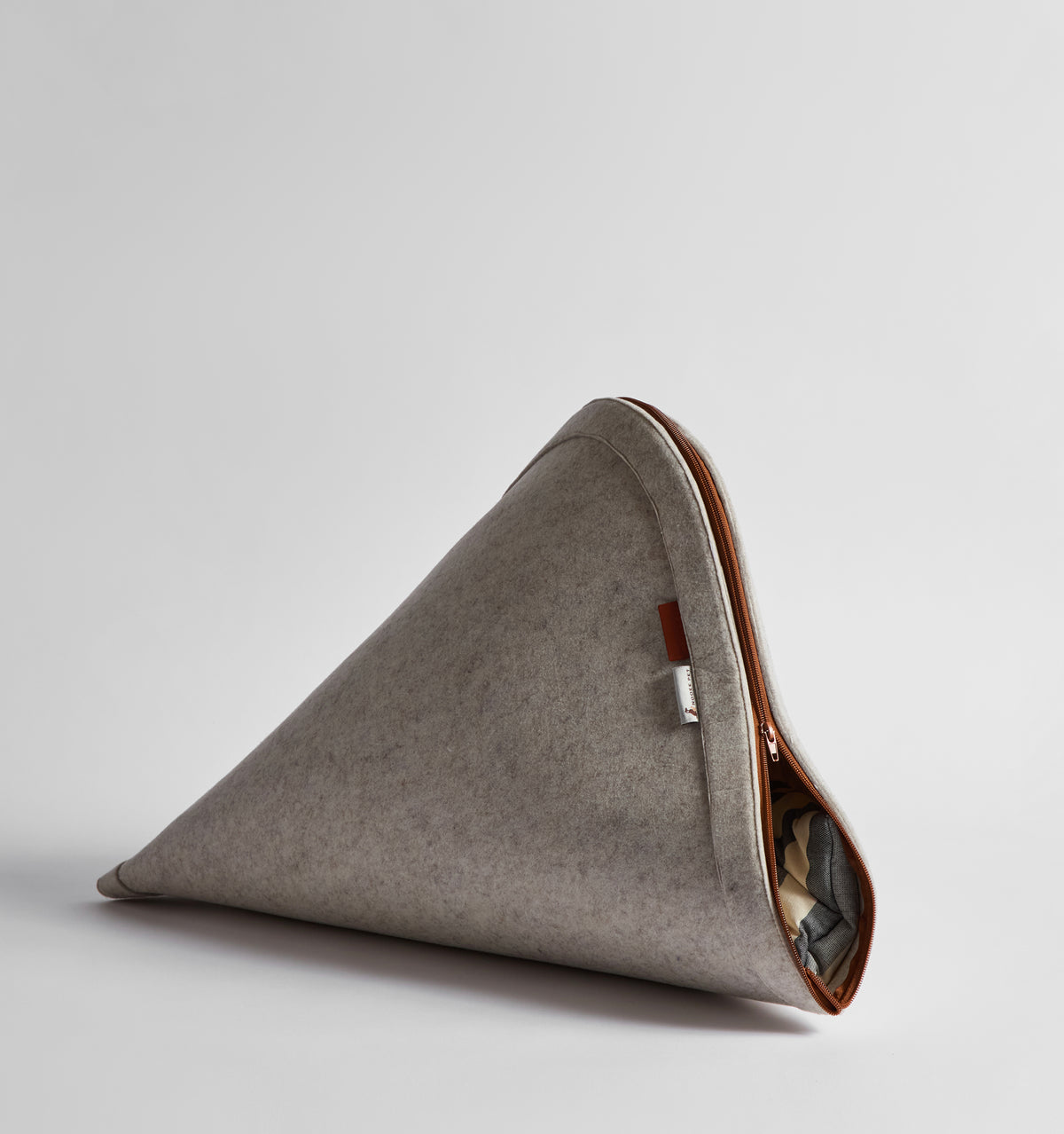 Open view of Nooee Pet Nabi Nest showing entrance and cushion