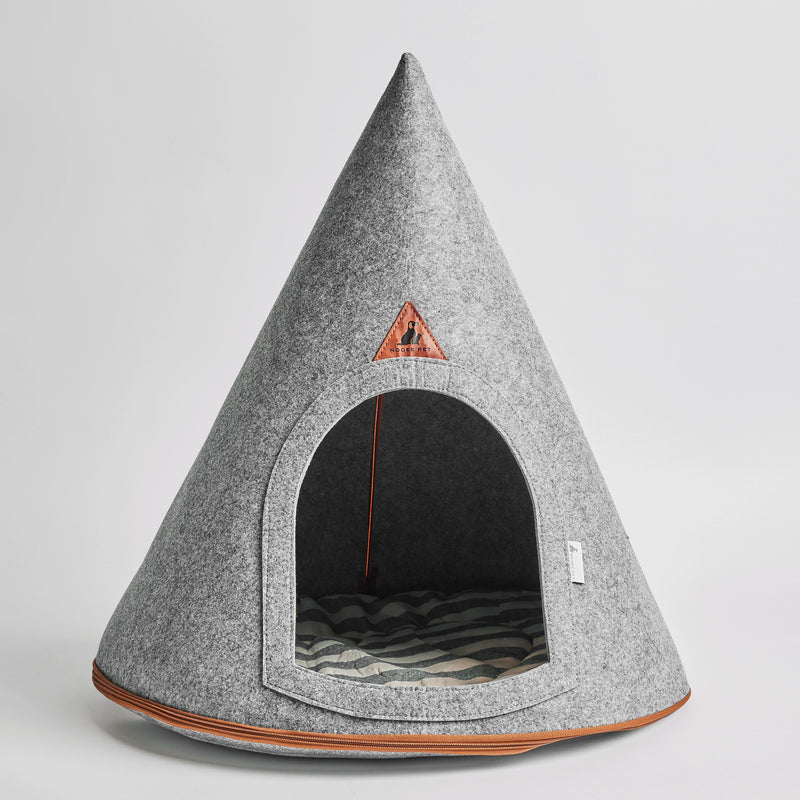Nooee Pet Cave Harry (XXL) in Gray – spacious felt pet teepee with soft cushion, ideal for pets up to 50 lbs.